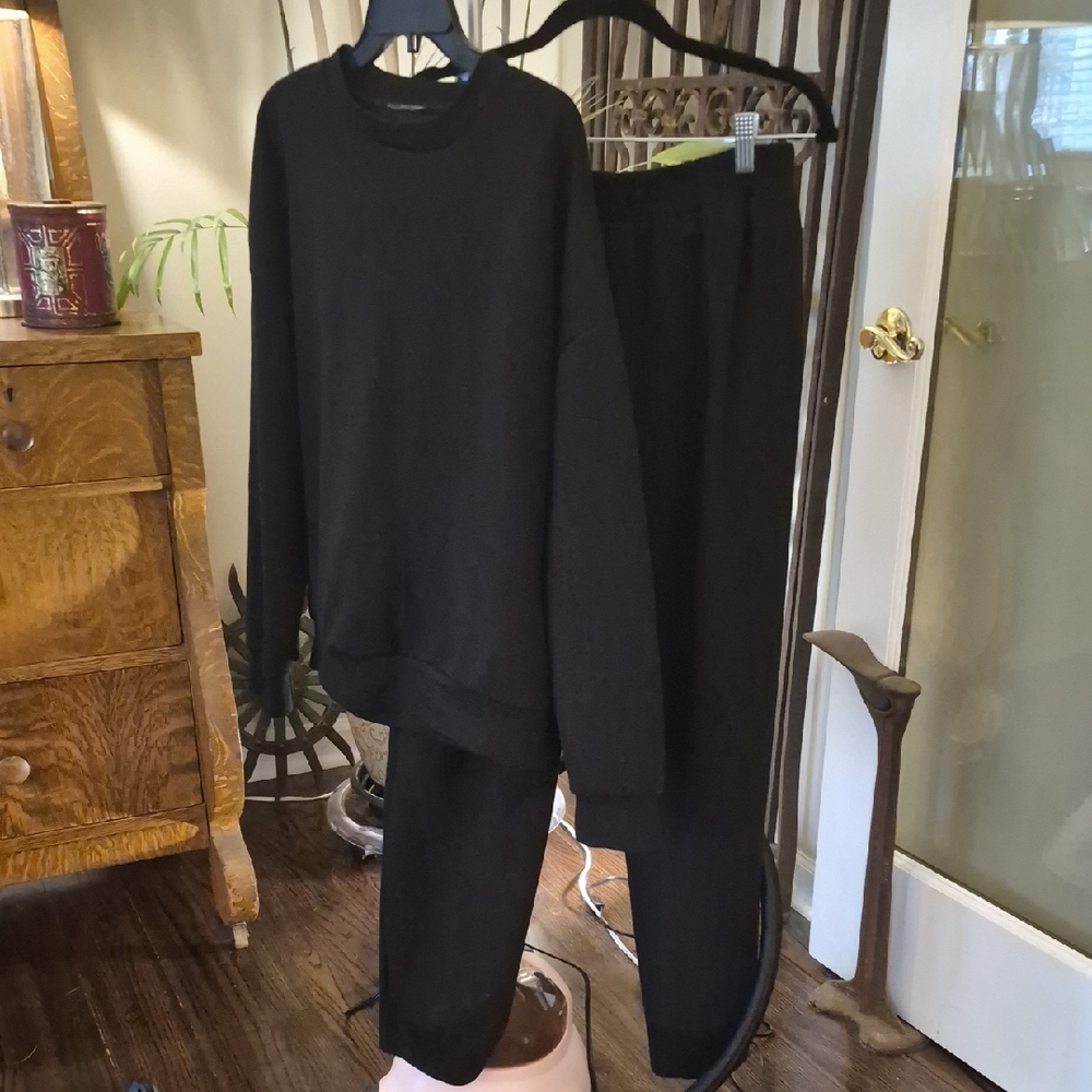 Black Sweatshirt and Pants Set